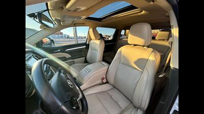 2015 Toyota Highlander XLE   - Photo 15 - Dodge City, KS 67801