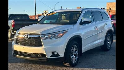 2015 Toyota Highlander XLE   - Photo 3 - Dodge City, KS 67801