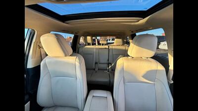 2015 Toyota Highlander XLE   - Photo 12 - Dodge City, KS 67801