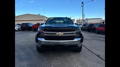 2019 Chevrolet Silverado 1500 LT   - Photo 3 - Dodge City, KS 67801