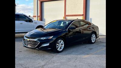 2019 Chevrolet Malibu LT   - Photo 3 - Dodge City, KS 67801