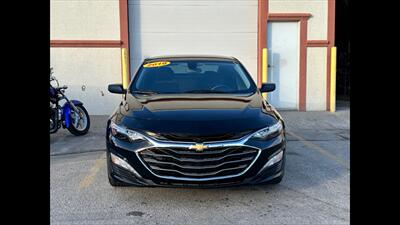 2019 Chevrolet Malibu LT   - Photo 1 - Dodge City, KS 67801