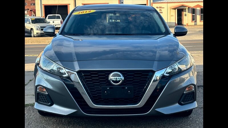 2019 Nissan Altima 2.5 S   - Photo 1 - Dodge City, KS 67801