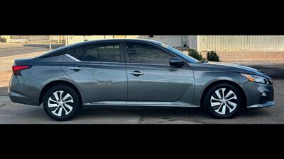 2019 Nissan Altima 2.5 S   - Photo 4 - Dodge City, KS 67801