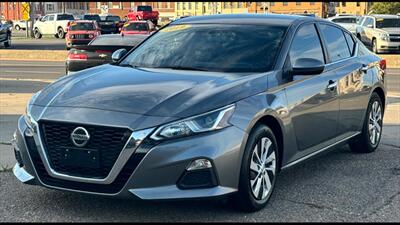 2019 Nissan Altima 2.5 S   - Photo 2 - Dodge City, KS 67801