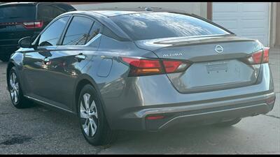 2019 Nissan Altima 2.5 S   - Photo 8 - Dodge City, KS 67801