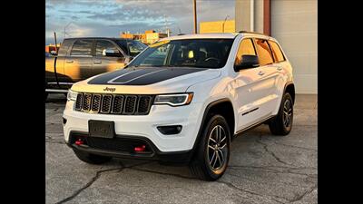 2018 Jeep Grand Cherokee Trailhawk   - Photo 3 - Dodge City, KS 67801