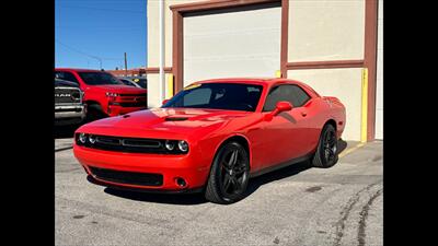 2019 Dodge Challenger SXT   - Photo 3 - Dodge City, KS 67801