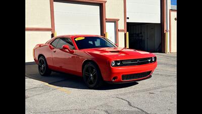 2019 Dodge Challenger SXT   - Photo 2 - Dodge City, KS 67801