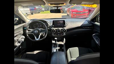 2021 Nissan Sentra SR   - Photo 6 - Dodge City, KS 67801
