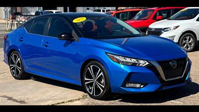 2021 Nissan Sentra SR   - Photo 2 - Dodge City, KS 67801