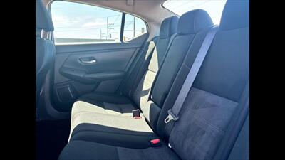 2021 Nissan Sentra SR   - Photo 9 - Dodge City, KS 67801