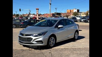 2018 Chevrolet Cruze LT Auto   - Photo 2 - Dodge City, KS 67801