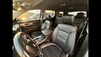 2019 Chevrolet Traverse LT Leather   - Photo 5 - Dodge City, KS 67801