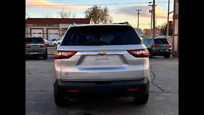 2019 Chevrolet Traverse LT Leather   - Photo 4 - Dodge City, KS 67801