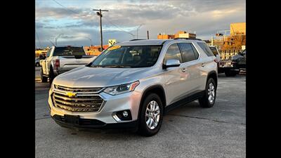 2019 Chevrolet Traverse LT Leather   - Photo 2 - Dodge City, KS 67801