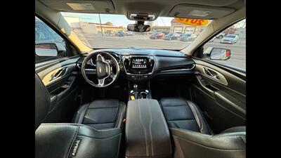 2019 Chevrolet Traverse LT Leather   - Photo 9 - Dodge City, KS 67801