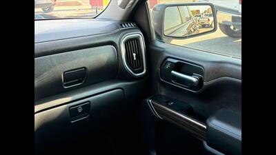2019 Chevrolet Silverado 1500 RST - Photo 11 - Dodge City, KS 67801
