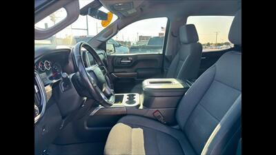 2019 Chevrolet Silverado 1500 RST - Photo 10 - Dodge City, KS 67801