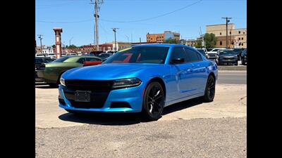 2018 Dodge Charger SXT   - Photo 2 - Dodge City, KS 67801
