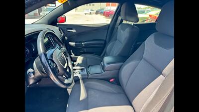 2018 Dodge Charger SXT   - Photo 8 - Dodge City, KS 67801