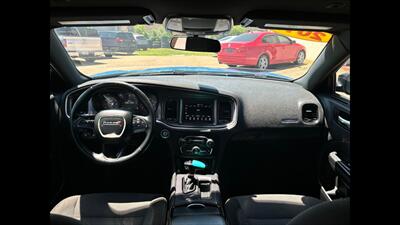 2018 Dodge Charger SXT   - Photo 6 - Dodge City, KS 67801