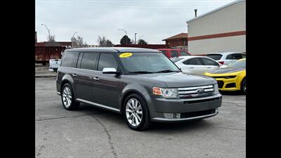 2010 Ford Flex Limited   - Photo 2 - Dodge City, KS 67801