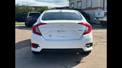 2018 Honda Civic Touring   - Photo 4 - Dodge City, KS 67801