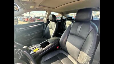 2018 Honda Civic Touring   - Photo 8 - Dodge City, KS 67801