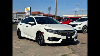 2018 Honda Civic Touring   - Photo 5 - Dodge City, KS 67801