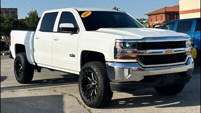 2017 Chevrolet Silverado 1500 LT - Photo 2 - Dodge City, KS 67801