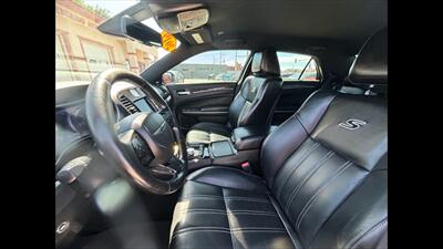2019 Chrysler 300 Series S   - Photo 4 - Dodge City, KS 67801