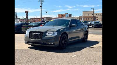 2019 Chrysler 300 Series S   - Photo 1 - Dodge City, KS 67801