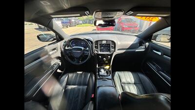 2019 Chrysler 300 Series S   - Photo 5 - Dodge City, KS 67801