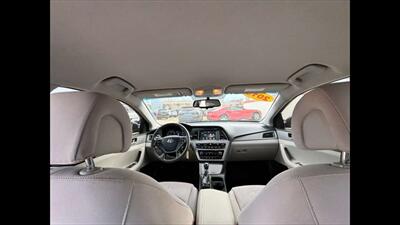 2016 Hyundai SONATA SE   - Photo 18 - Dodge City, KS 67801