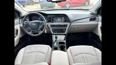 2016 Hyundai SONATA SE   - Photo 11 - Dodge City, KS 67801