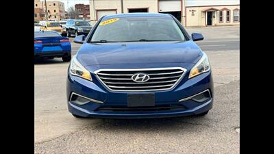 2016 Hyundai SONATA SE   - Photo 1 - Dodge City, KS 67801