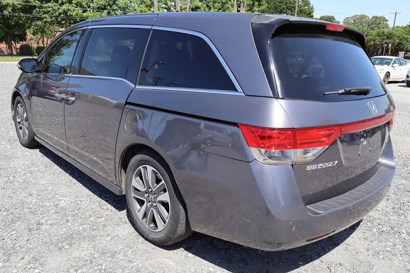 2014 Honda Odyssey Touring 4dr Mini Van - Photo 6 - Hickory, NC 28601