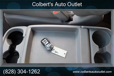 2014 Honda Odyssey Touring 4dr Mini Van   - Photo 38 - Hickory, NC 28601