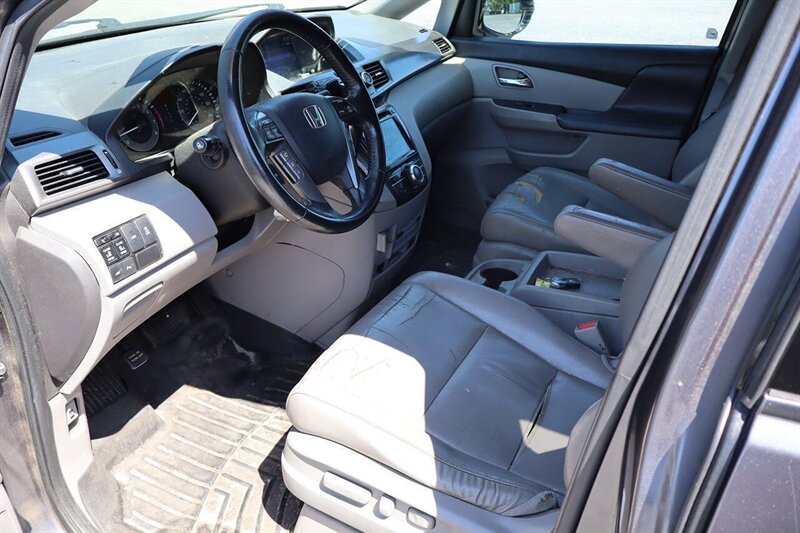 2014 Honda Odyssey Touring 4dr Mini Van - Photo 8 - Hickory, NC 28601