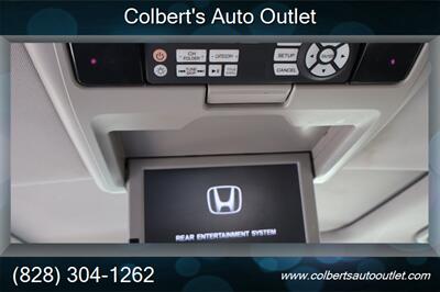 2014 Honda Odyssey Touring 4dr Mini Van   - Photo 23 - Hickory, NC 28601