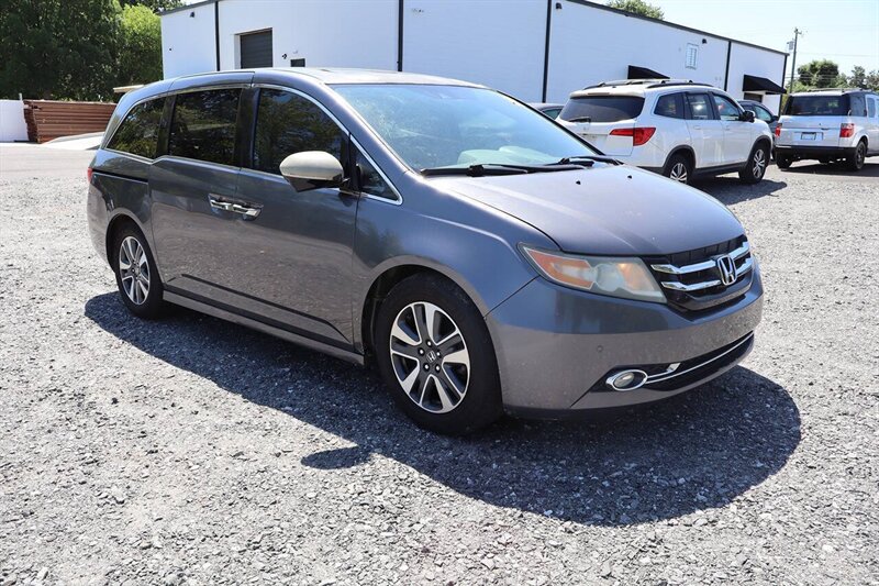 2014 Honda Odyssey Touring 4dr Mini Van - Photo 2 - Hickory, NC 28601