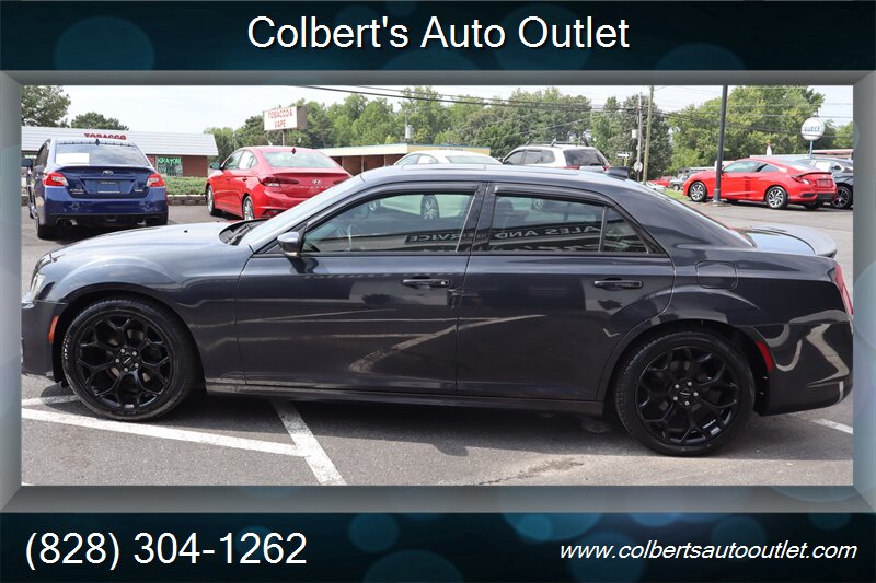 2018 Chrysler 300 Series S - Photo 7 - Hickory, NC 28601