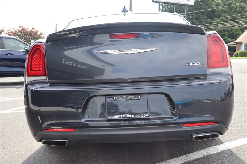 2018 Chrysler 300 Series S - Photo 12 - Hickory, NC 28601