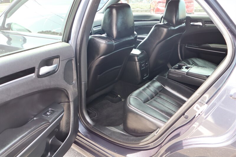 2018 Chrysler 300 Series S - Photo 51 - Hickory, NC 28601