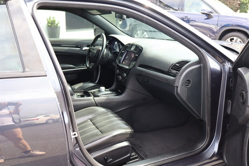 2018 Chrysler 300 Series S - Photo 41 - Hickory, NC 28601