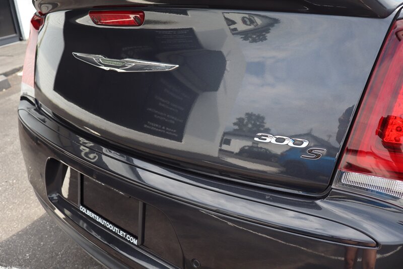 2018 Chrysler 300 Series S - Photo 60 - Hickory, NC 28601