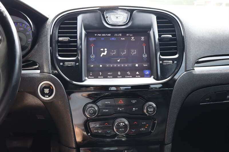 2018 Chrysler 300 Series S - Photo 30 - Hickory, NC 28601