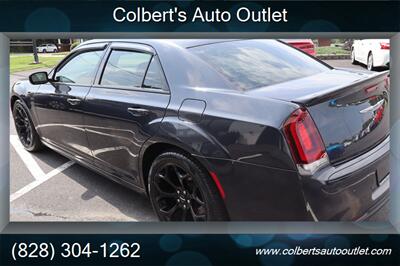 2018 Chrysler 300 Series S - Photo 14 - Hickory, NC 28601
