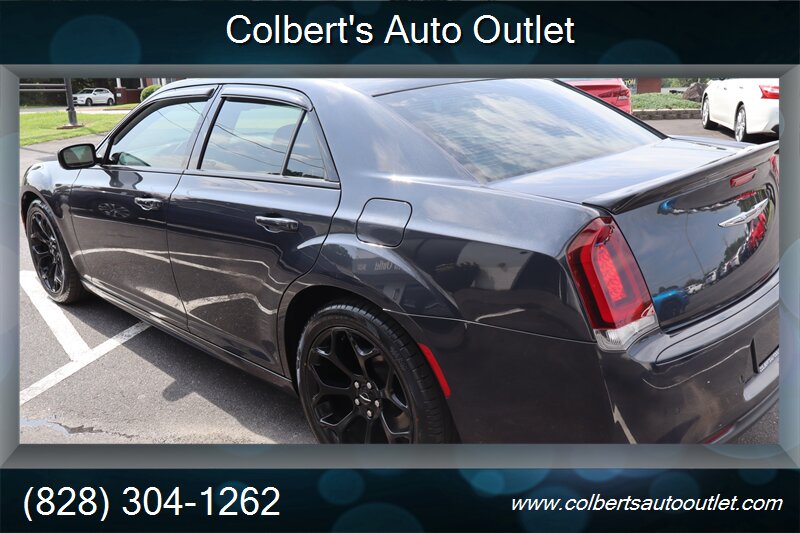 2018 Chrysler 300 Series S - Photo 14 - Hickory, NC 28601